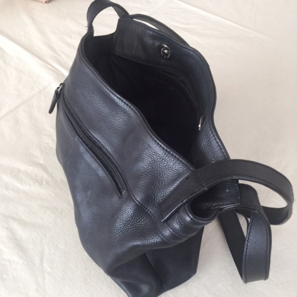 Tignanello Black Leather Medium Handbag